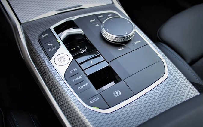 BMW Seria 3 cena 215000 przebieg: 6, rok produkcji 2023 z Starachowice małe 154